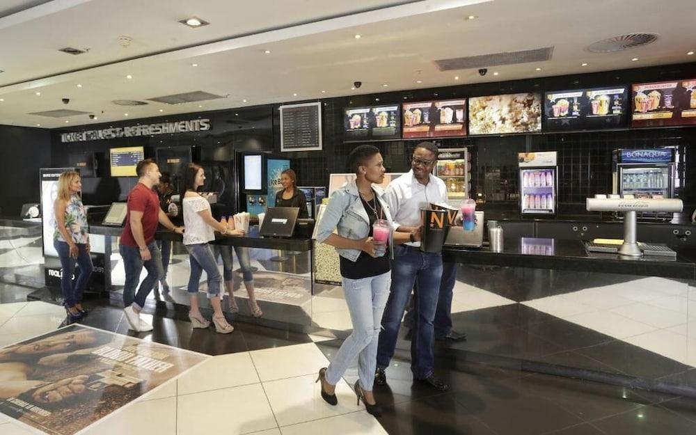 Metcourt At Emperors Palace Kempton Park Exterior photo