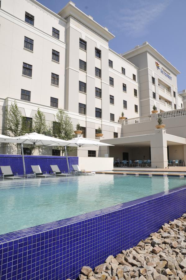 Metcourt At Emperors Palace Kempton Park Exterior photo